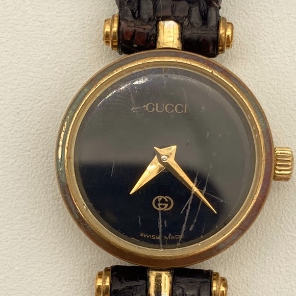 Vintage Ladies Black and Gold Gucci Watch. - Picture 1 of 10